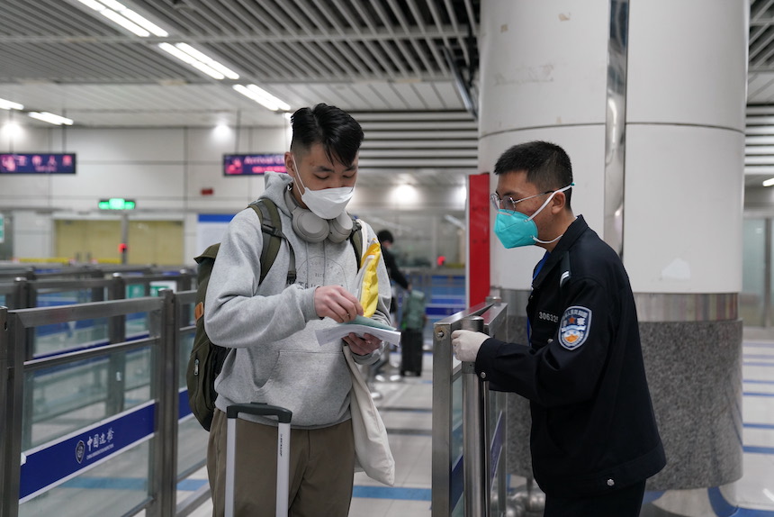 1月8日起，深港口岸有序恢復內地與香港人員正常往來。深圳邊檢總站供圖