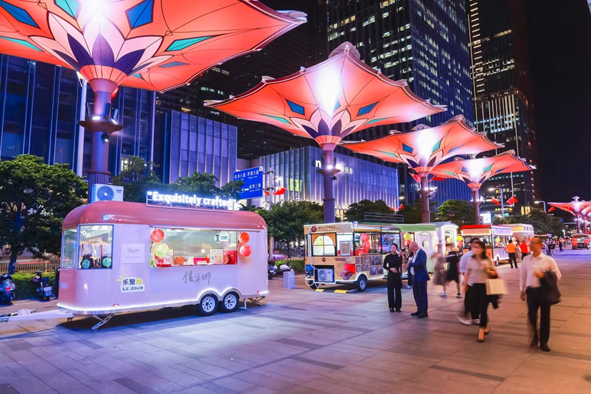 深圳前海国际化港风港味街区开幕