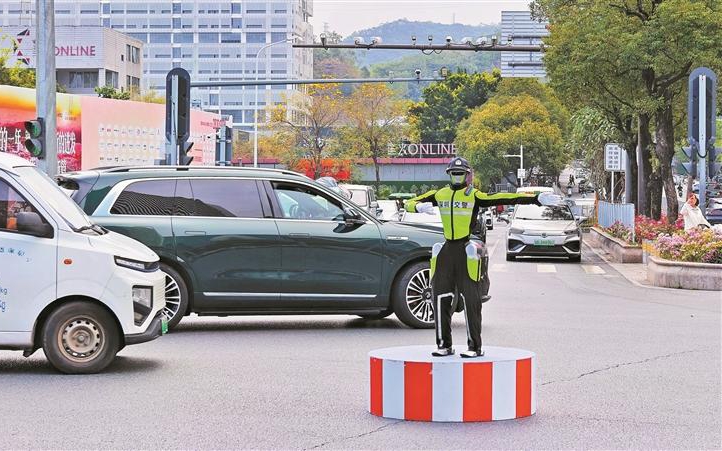 机器人化身“交通向导”