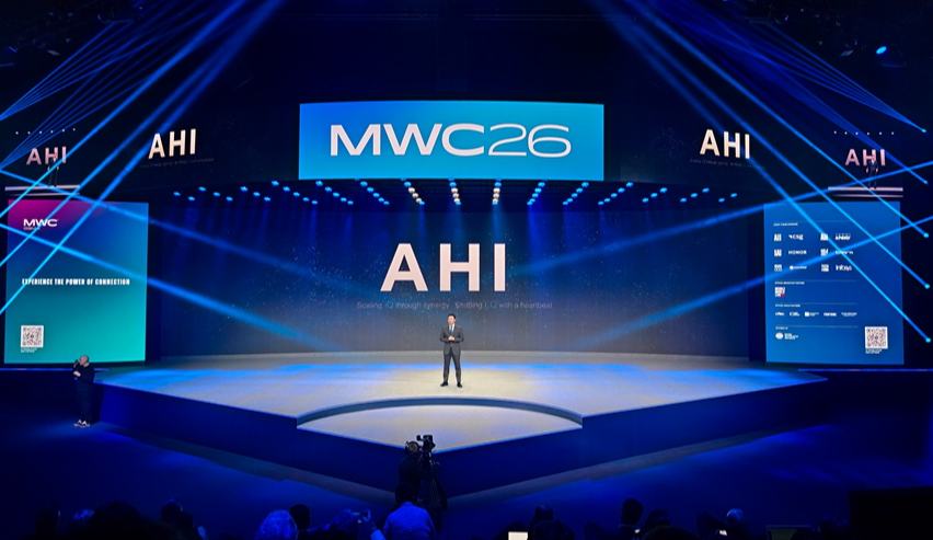 荣耀CEO李健：让AI既有IQ又有EQ