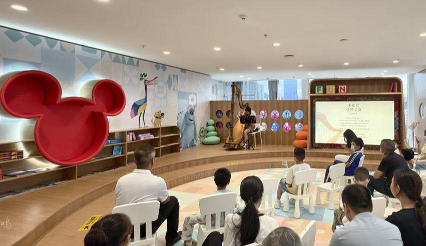 深圳市兒童醫院把豎琴音樂會搬進病房
