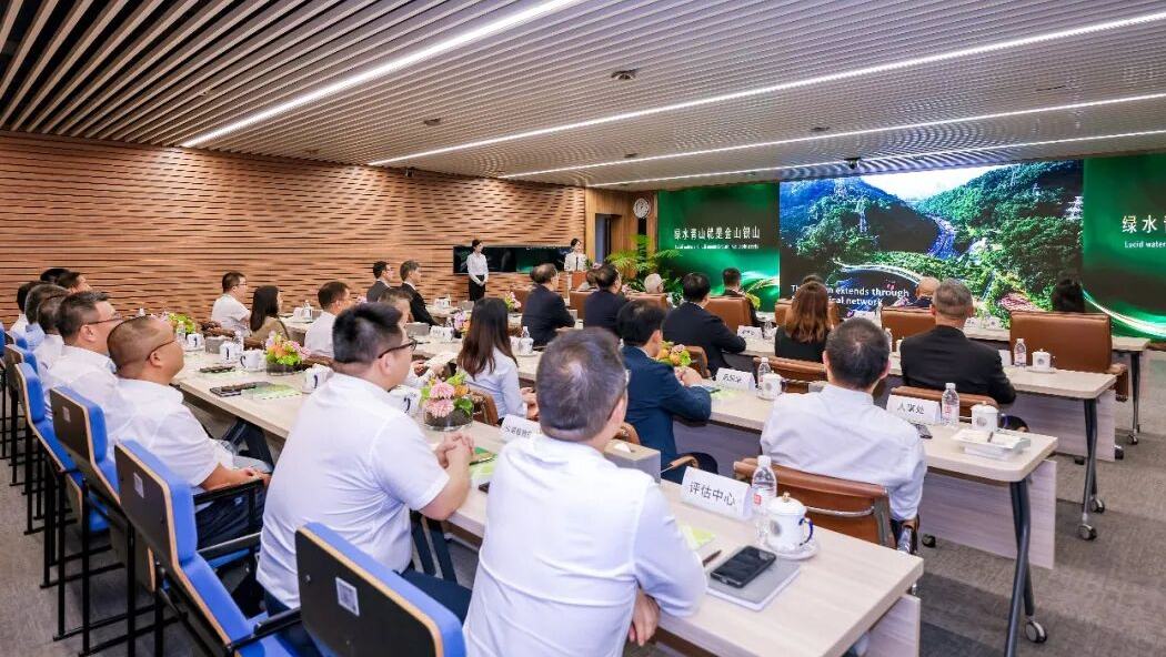 深港共建大湾区植物园启动深圳与香港山水相连、生态同脉，是粤港澳大湾区生物多样性保护的核心联动区域。