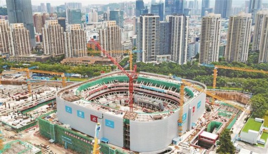 深圳市体育中心初露“高颜值”