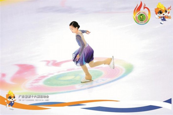 深圳队员周子珺获得女子乙组单人滑金牌。 受访单位供图