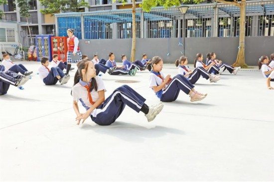 “每天一节体育课”成深圳中小学生标配