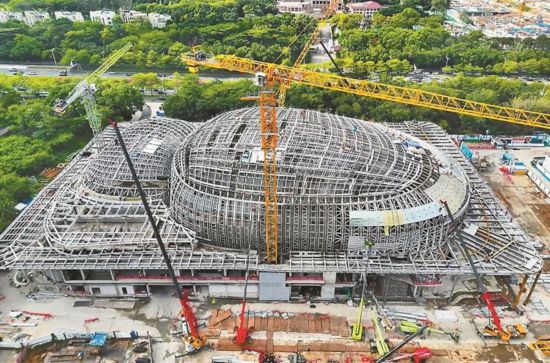 深圳國際演藝中心鋼結構封頂