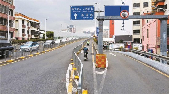 深圳立交橋上有了“非機動車道”